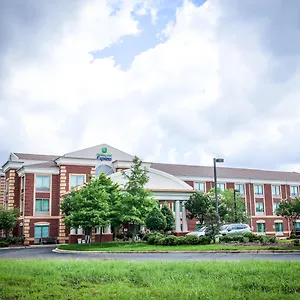 ** Hotel Express & Memphis/germantown By Ihg United States